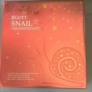 Jigott Snail Essence Moisture Skin Care (Red)